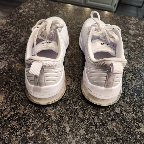 AVIA shoes sz 8.5 - Picture 4 of 6